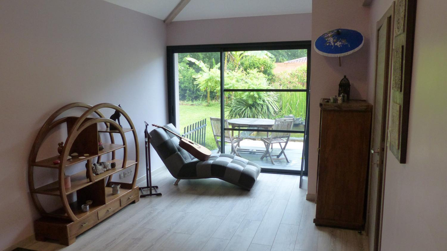 Bedroom 3, Villa standing piscine privee en ecrin de verdure, Gironde