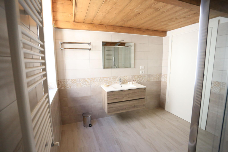 Bathroom 2, IL VIAGGIATORE VIA INDIPENDENZA B&B, Latina
