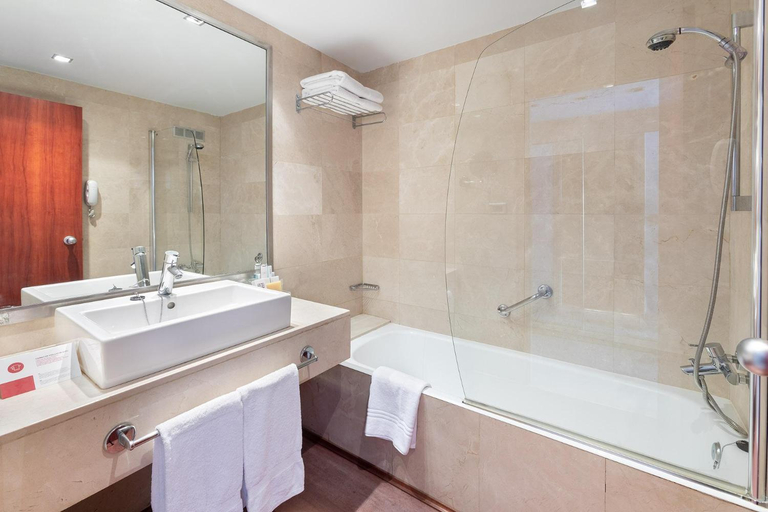 Bathroom 5, Hotel Cristina by Tigotan Las Palmas - Adults Only, Las Palmas