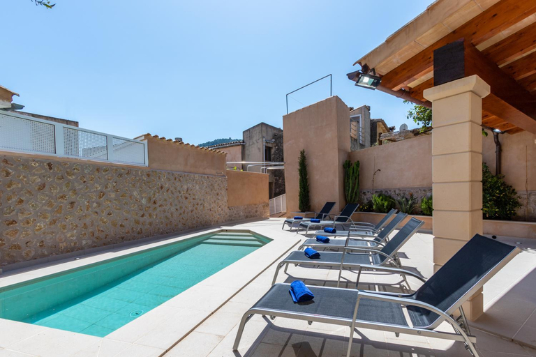 Others 5, Villa Horta 55, Baleares