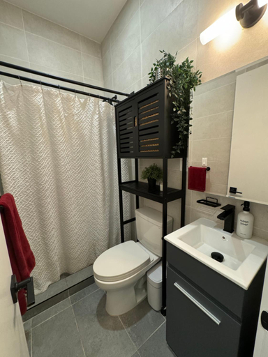 Shower 2, Columbus House, New York