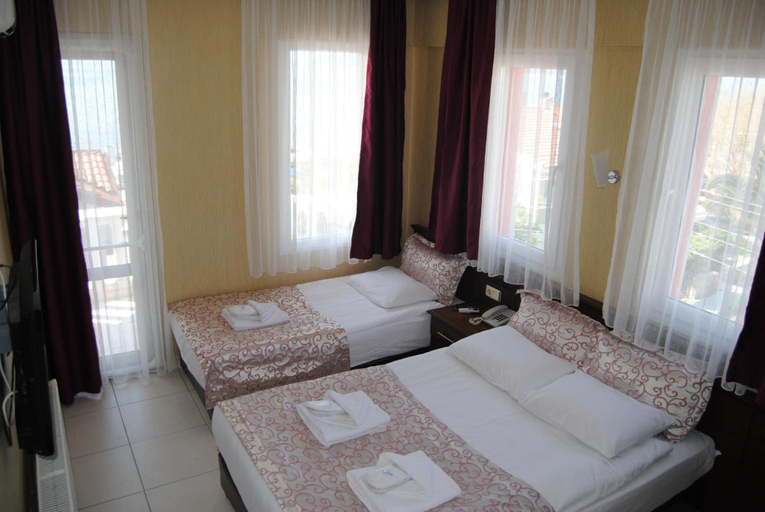 Bedroom 4, Cunda Ezer Otel, Ayvalık