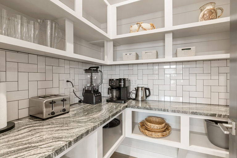 Private kitchen 5, Sundance Edge 6 Bedroom Home, Washington