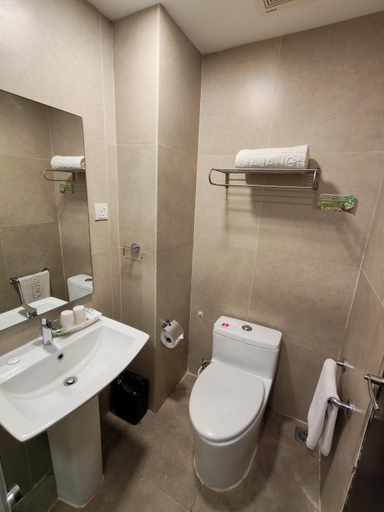 Bathroom 5, Ajang Hotel, Miri