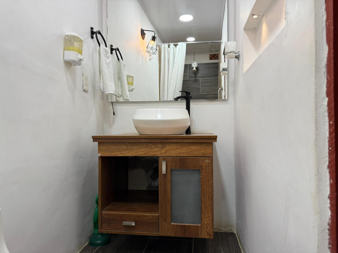 Bathroom 3, Maravilla de cabana grupal 5-10 personas parking, wifi, campestre, cercana, Jardín