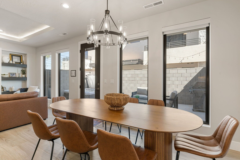 Dining 5, Sundance Edge 6 Bedroom Home, Washington
