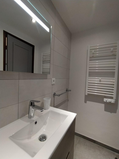 Bathroom 2, Chalet Appart'Hotel l'Eau Vive, Savoie