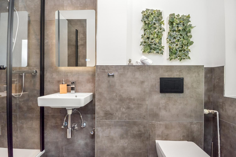 Bathroom 3, NUJU Rentals Apartments & Lofts Ideal fur Gruppen, Bielefeld