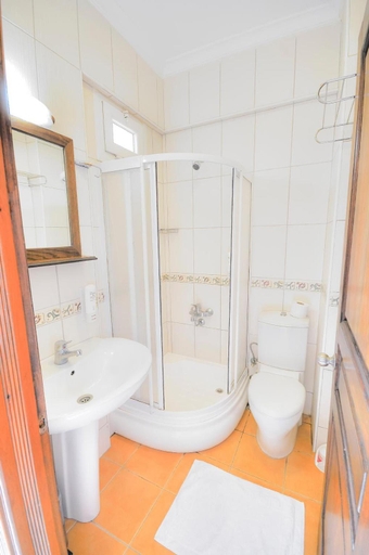 Bathroom 5, Cunda Ezer Otel, Ayvalık