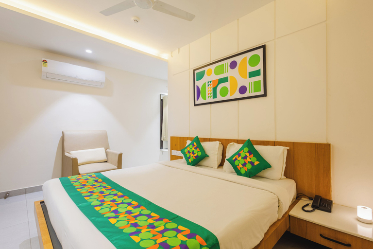 Room 5, Treebo SS Residency Gandhi Nagar, Krishna
