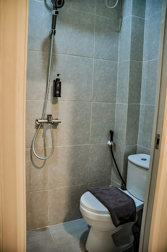 Bathroom 5, The One Residence Jakarta, Central Jakarta