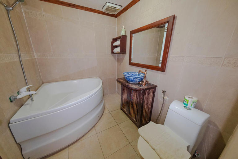 Bathroom, Bualuang Hotel, Luang Prabang