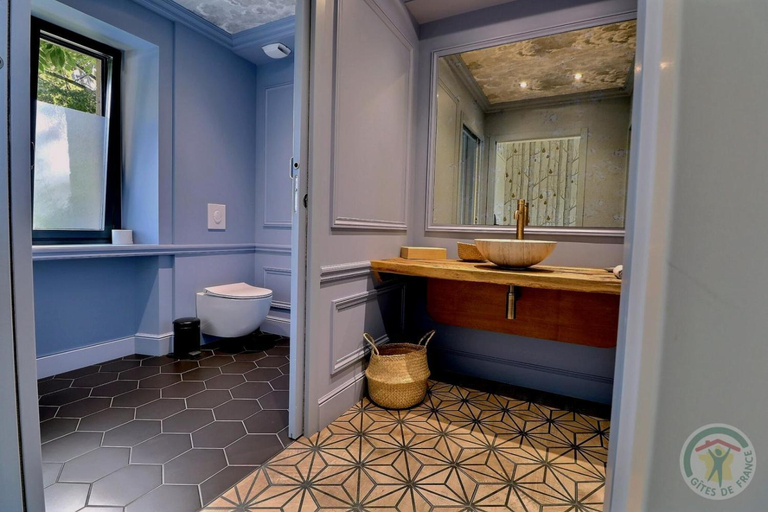 Bathroom 3, Manoir de la droulinais, Ille-et-Vilaine
