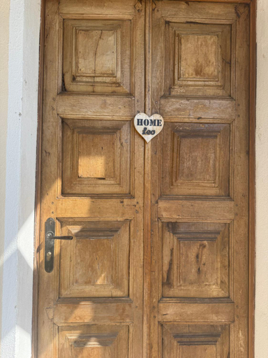 Others 5, Leo home, Aosta