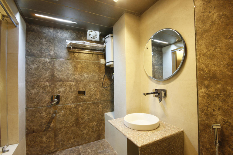 Bathroom 2, Hotel Sunrise, Shimla