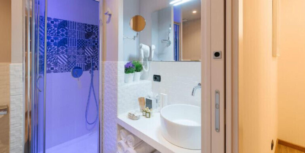 Bathroom 3, Rhea Silvia luxury Trastevere 2, Rome