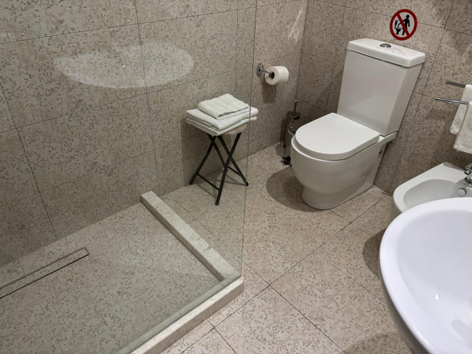 Bathroom 3, Boutique Hotel Vila Aleksander, Beratit