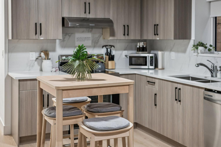 Others 3, NEST- Modern 2BR Basement Retreat in South Surrey, Greater Vancouver