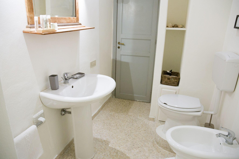 Bathroom 3, L' Hotellerie Easy Suites, Palermo