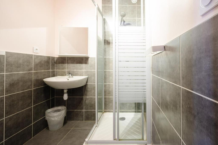 Bathroom, Auberge de jeunesse HI Valmeinier, Savoie