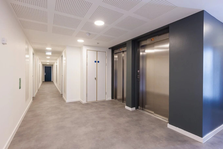 Elevator, Student Only Element, London