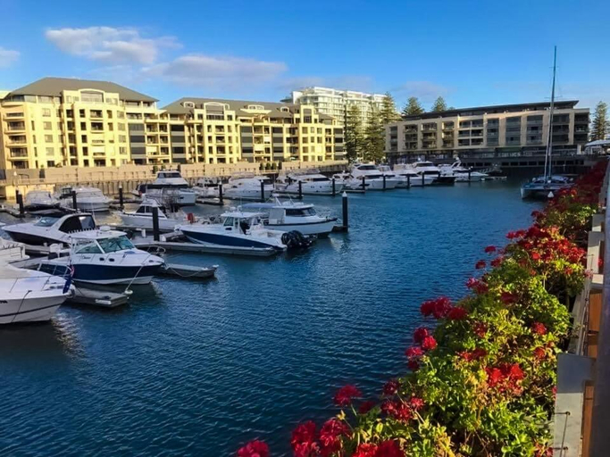 Exterior & Views 2, TWO BR ENTIRE BEACH APARTMENT 10/22, Adelaide