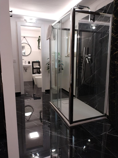 Bathroom 2, Perla Sicula, Catania