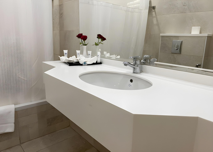 Bathroom 4, Petra Guest House Hotel, Wadi Musa