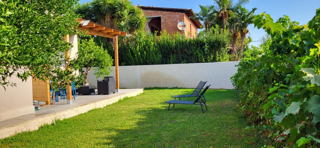 Others 4, Villa Nunzia, Syracuse