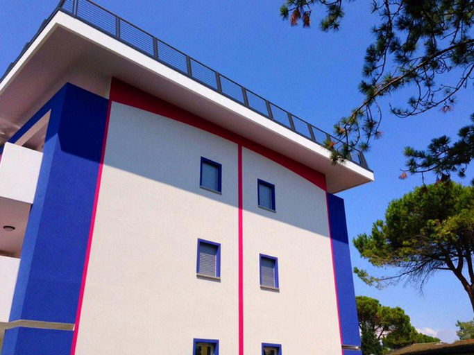Entrance, Modern apartment with private garden by Beahost Rentals, Venezia
