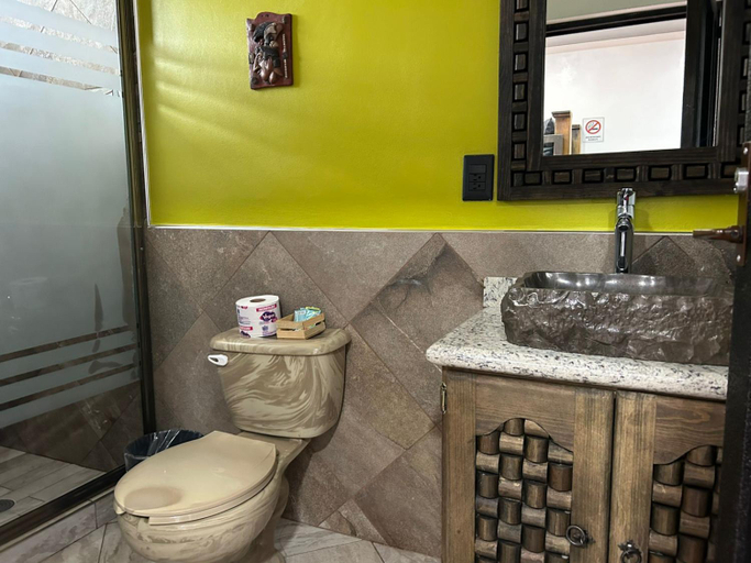 Bathroom, Hotel Villa's Camargo, Ixmiquilpan