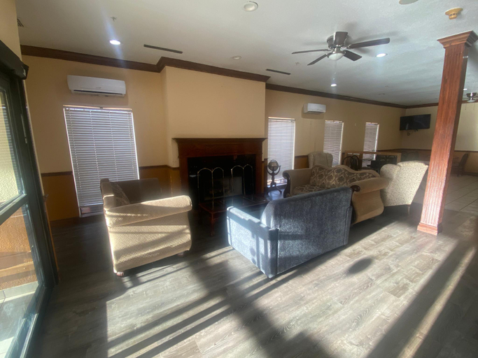 Public Area, Truckerz Inn, Cherokee