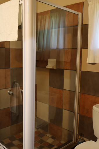 Bathroom 2, SETLHARE GUEST LODGE, Dr Ruth Segomotsi Mompati