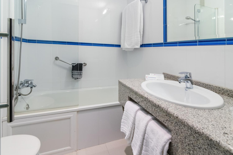 Bathroom 4, Sercotel Hotel Selu, Córdoba