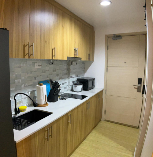 Others 5, Sea Residences May's Place Mall of Asia, Pasay City