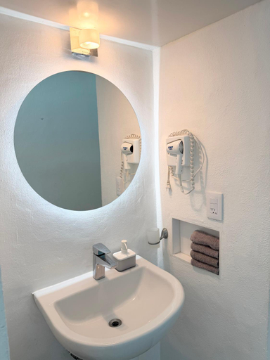 Bathroom 3, Beachfront Three-Story Coastal Penthouse, 3BR-3BA, Benito Juárez