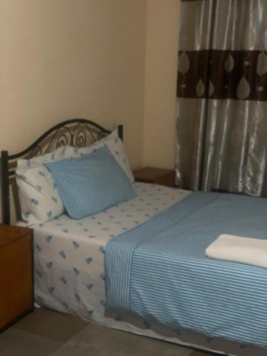 Others 3, Georgianas Residence, Kombo South