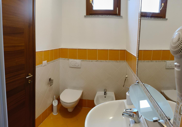 Bathroom 3, Elclaca, Sassari
