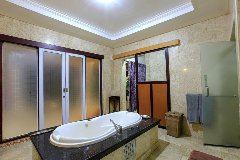 Bathroom 5, Lavender Villa & Spa Kuta, Badung
