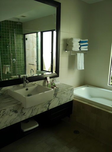 Bathroom 3, Sabah Beach Villas & Suites, Kota Kinabalu