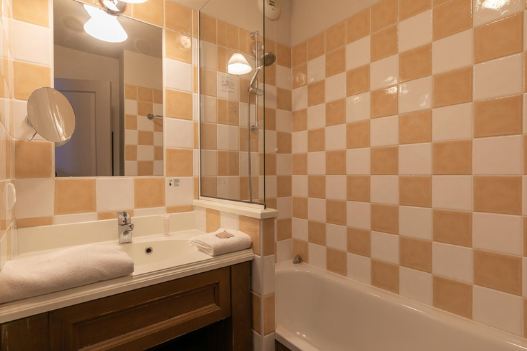 Bathroom 5, Residence Pierre & Vacances l'Albane, Hautes-Alpes