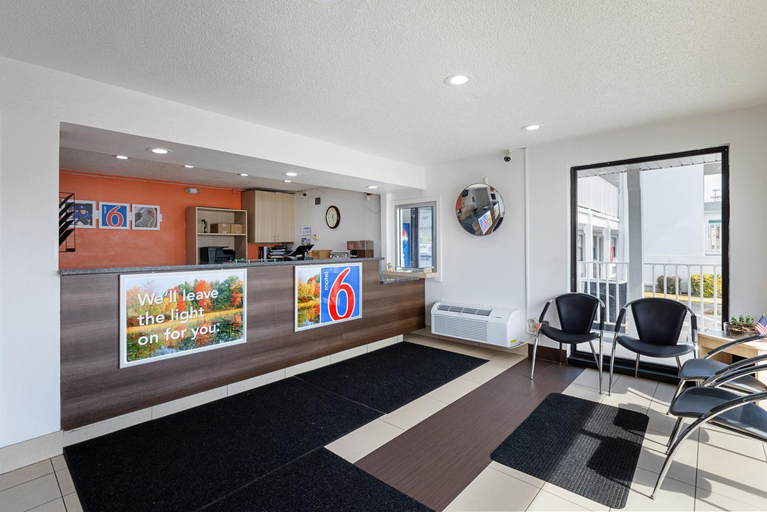 Public Area 3, Motel 6 Chattanooga, TN, Hamilton