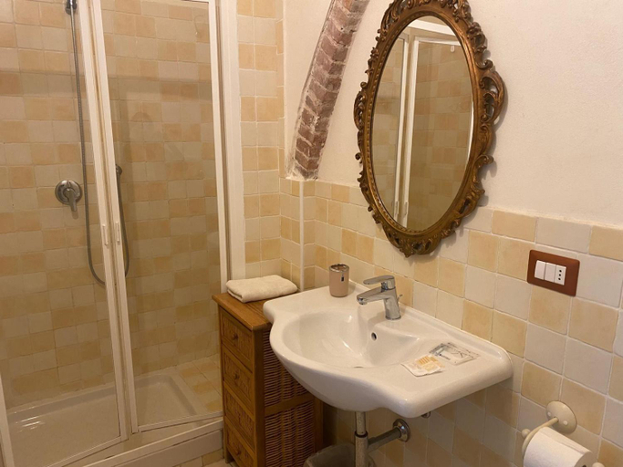 Bathroom 3, Hotel Gli Acquerelli, Livorno
