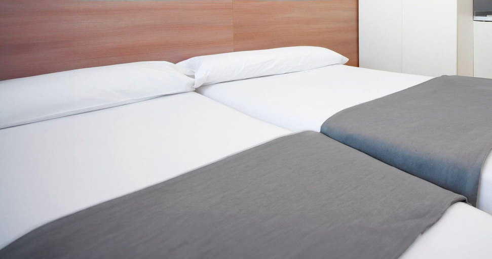 Bedroom 3, Vertice Roomspace, Madrid