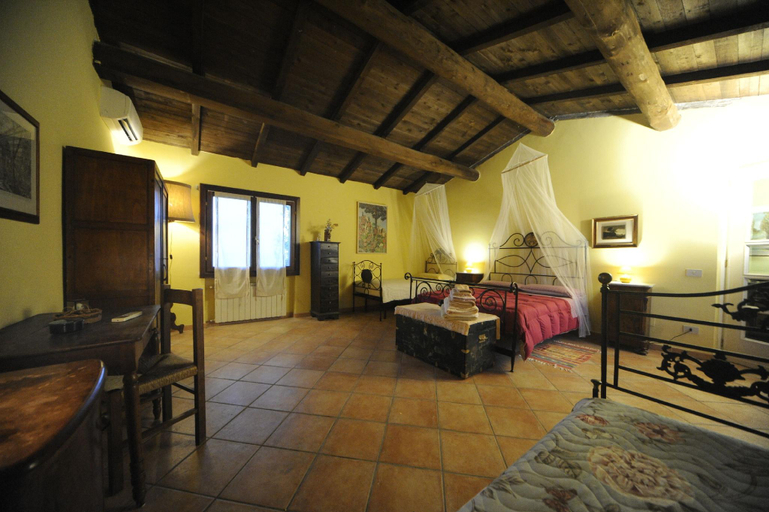 Bedroom 2, Il Torrino del Povile, Viterbo