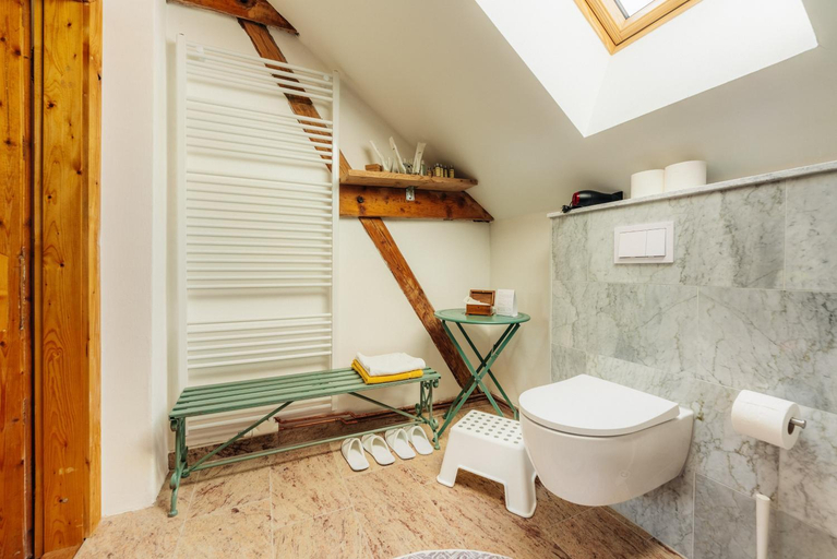 Bathroom 3, Unik Villa Brunnen Blick mit offenem Dachstuhl, Goslar