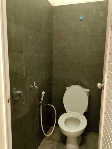 Bathroom 5, Mario Kost Exclusive I, Sleman