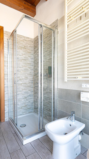 Bathroom 2, La Terrazza sul Lago, Verona