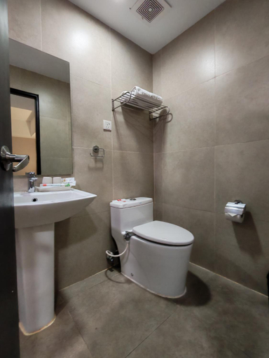 Bathroom 5, Ajang Hotel, Miri