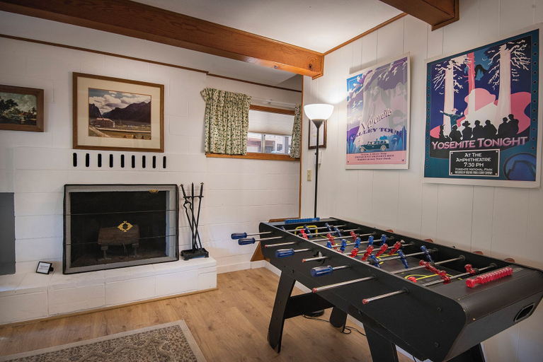 Interior 2, Yosemite Retreat in the Meadows, Mariposa